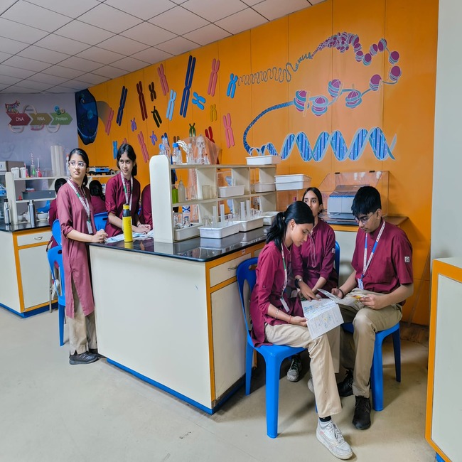 Classes 10-11 visit the Innovation Hub of National Science Centre for a hands'- on workshop